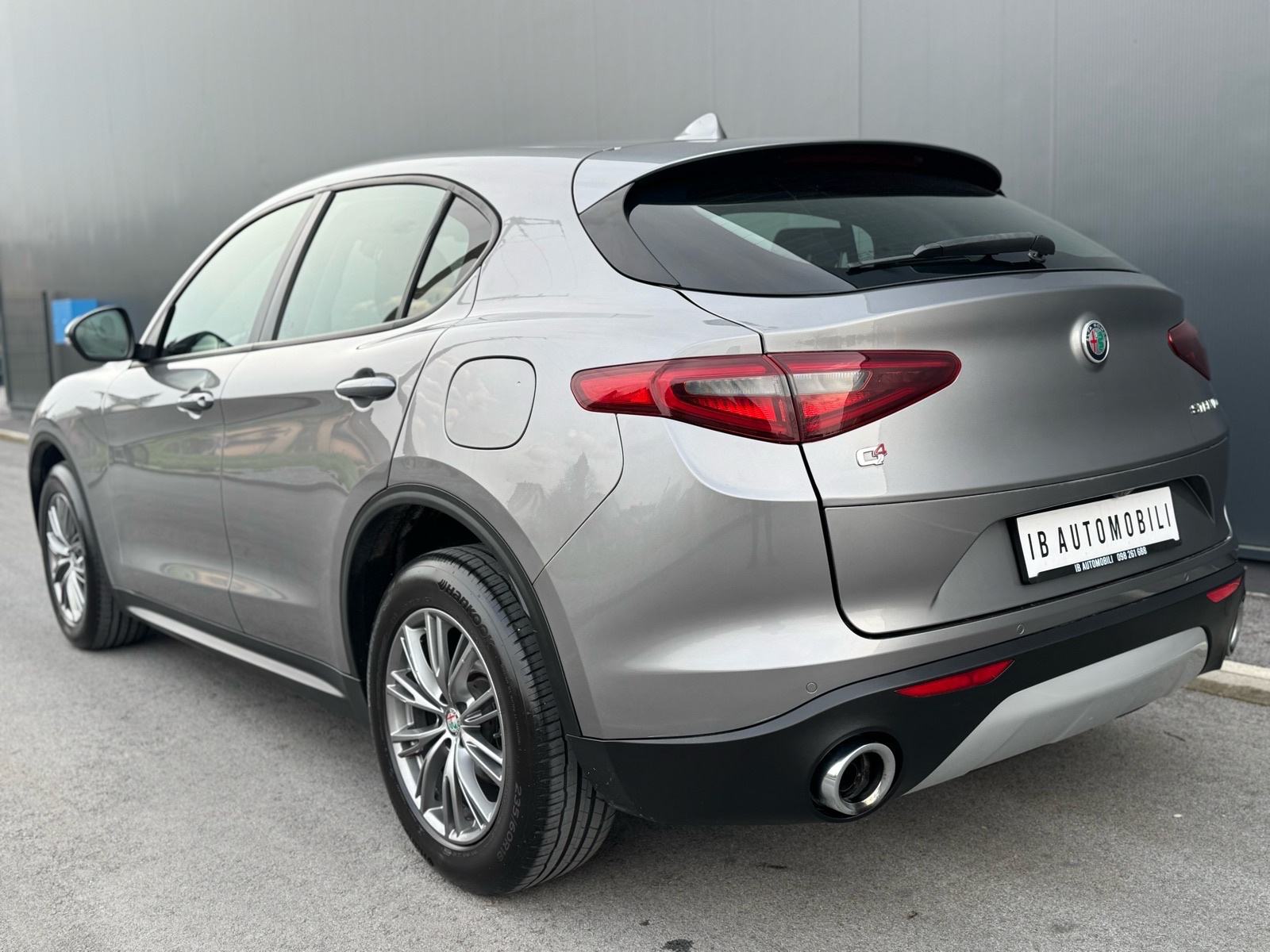 Alfa Romeo Stelvio 2,2 JTDm Q4 210ks -Koža•Veliki servis•Velika Navi, fotografija 5