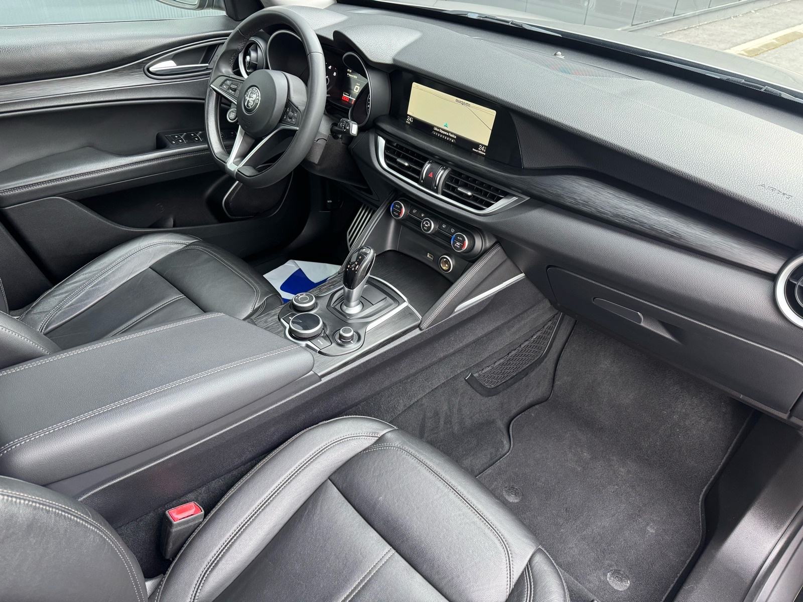 Alfa Romeo Stelvio 2,2 JTDm Q4 210ks -Koža•Veliki servis•Velika Navi, fotografija 12