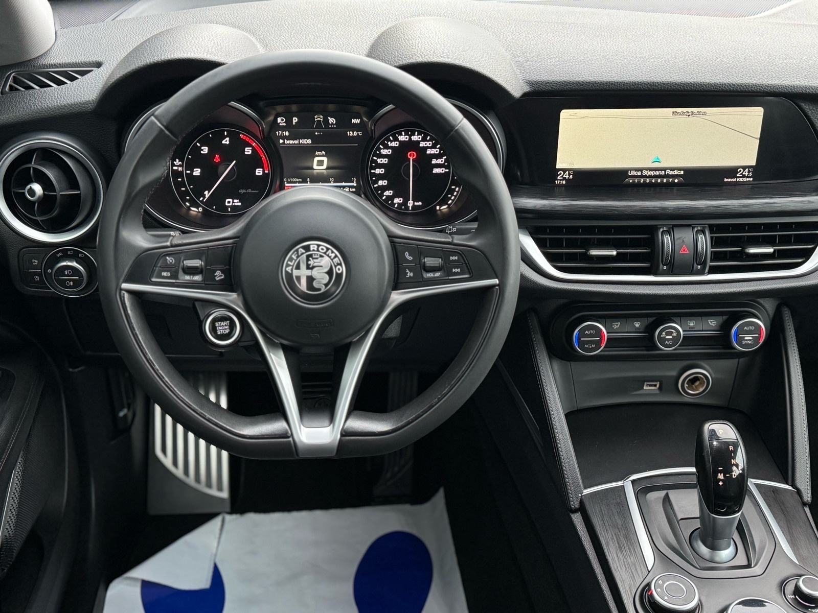 Alfa Romeo Stelvio 2,2 JTDm Q4 210ks -Koža•Veliki servis•Velika Navi, fotografija 15