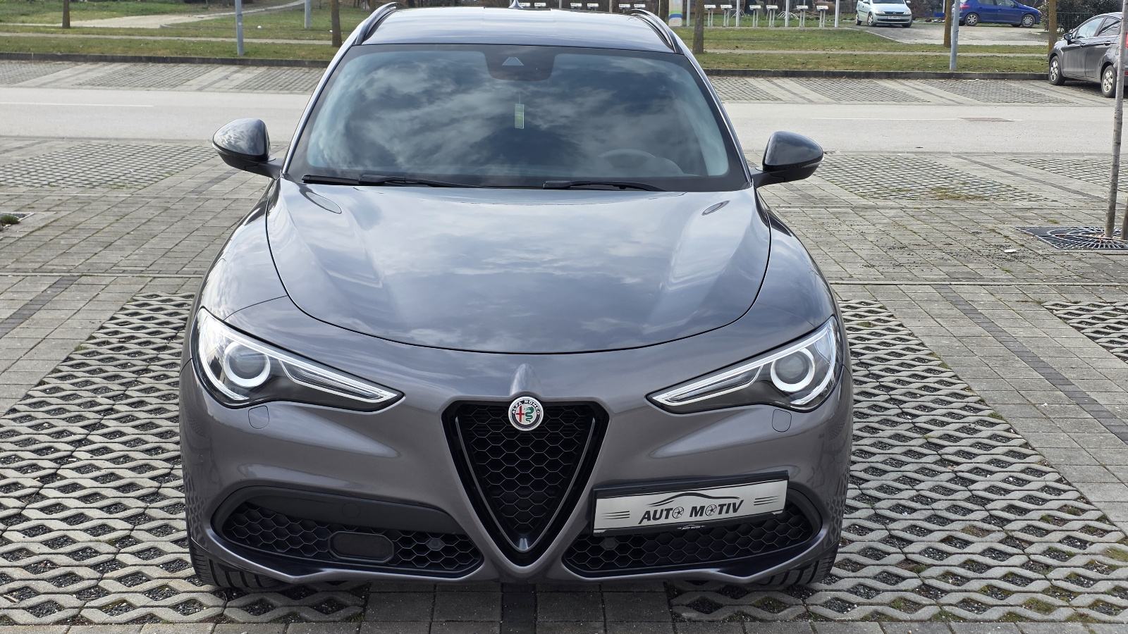 ALFA ROMEO STELVIO 2.2 JTDM Q4 B-TECH - BOGATA OPREMA-SUPER ATRAKTIVAN, fotografija 2