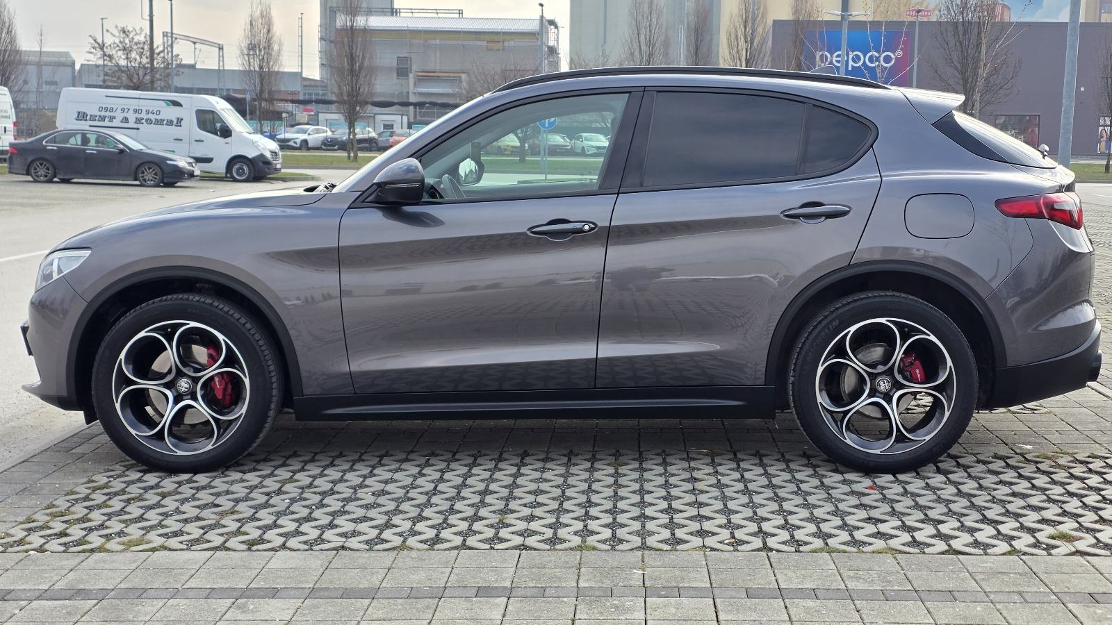ALFA ROMEO STELVIO 2.2 JTDM Q4 B-TECH - BOGATA OPREMA-SUPER ATRAKTIVAN, fotografija 9