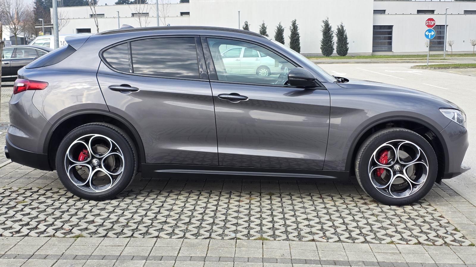 ALFA ROMEO STELVIO 2.2 JTDM Q4 B-TECH - BOGATA OPREMA-SUPER ATRAKTIVAN, fotografija 5