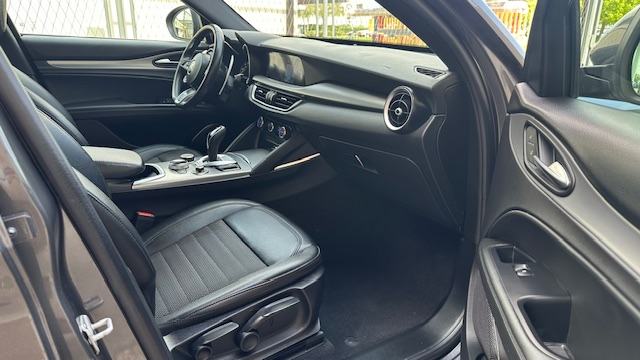 Alfa Romeo Stelvio 2.2 M-Jet , Q4, 190KS, Veliki servis, U PDV u., fotografija 17