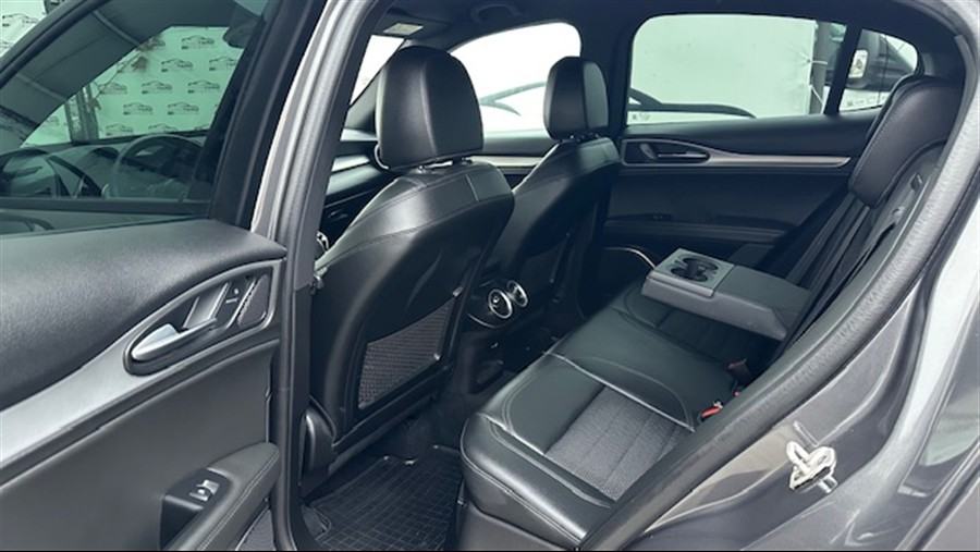 Alfa Romeo Stelvio 2.2 M-Jet , Q4, 190KS, Veliki servis, U PDV u., fotografija 18