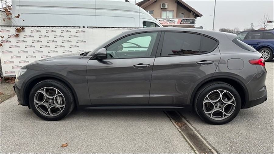 Alfa Romeo Stelvio 2.2 M-Jet , Q4, 190KS, Veliki servis, U PDV u., fotografija 7