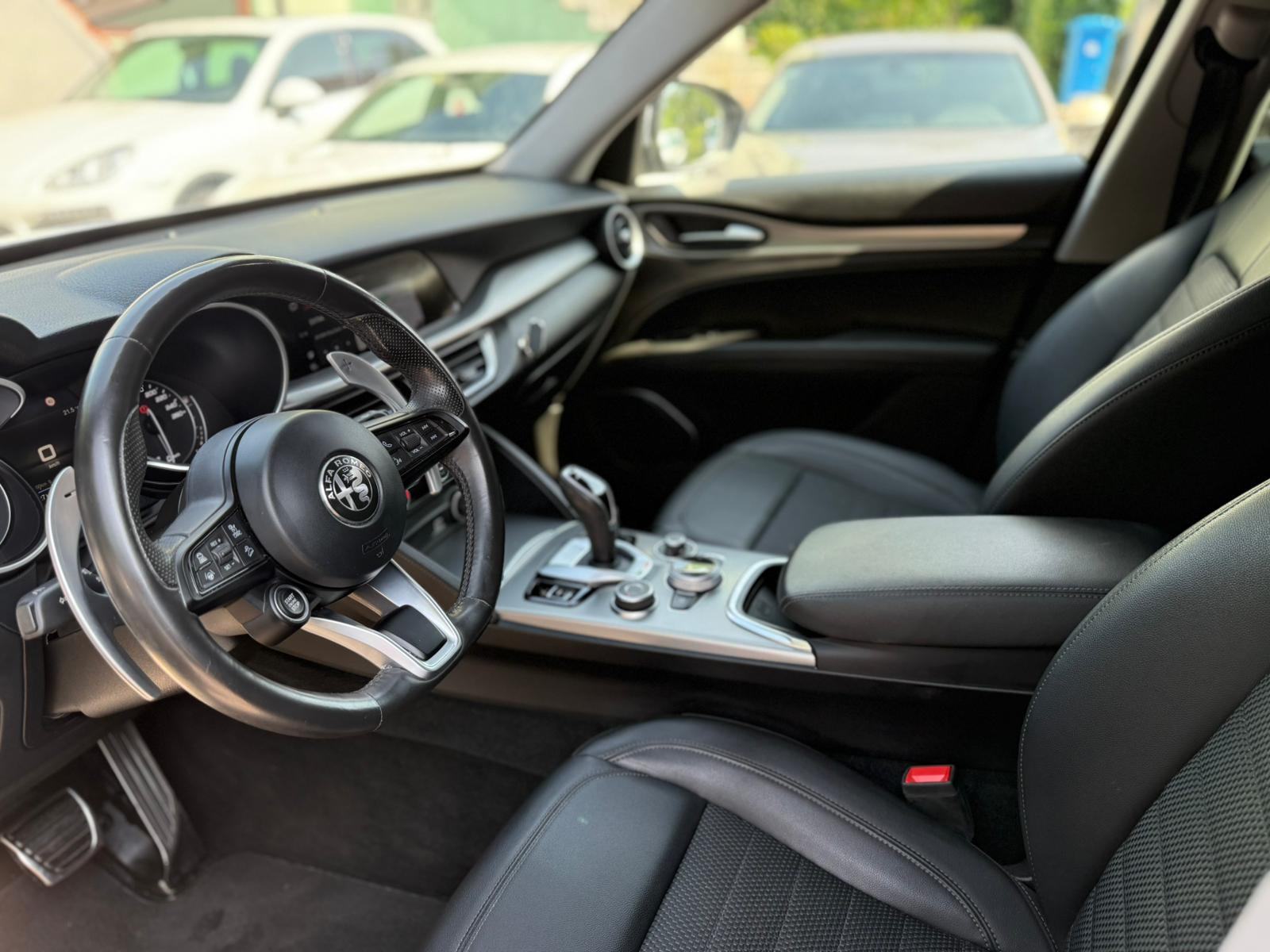 Alfa Romeo Stelvio 2,2, fotografija 16