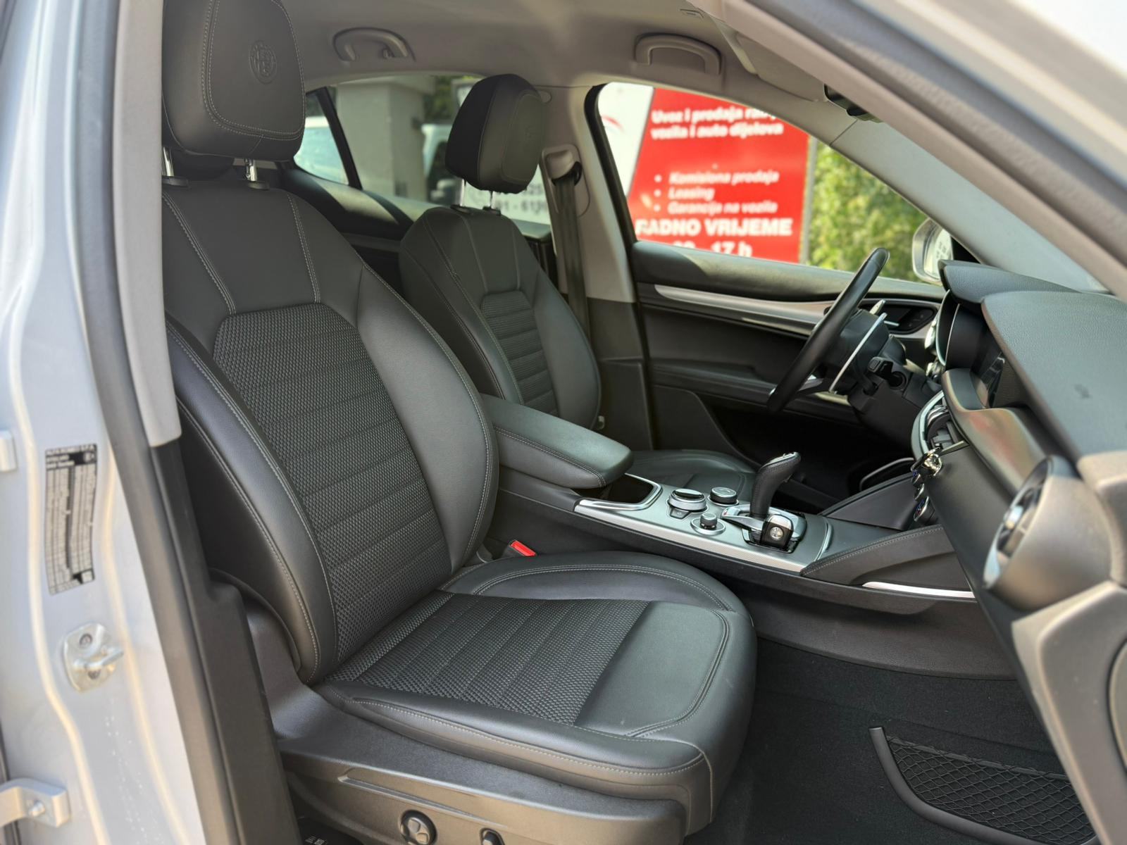Alfa Romeo Stelvio 2,2, fotografija 17