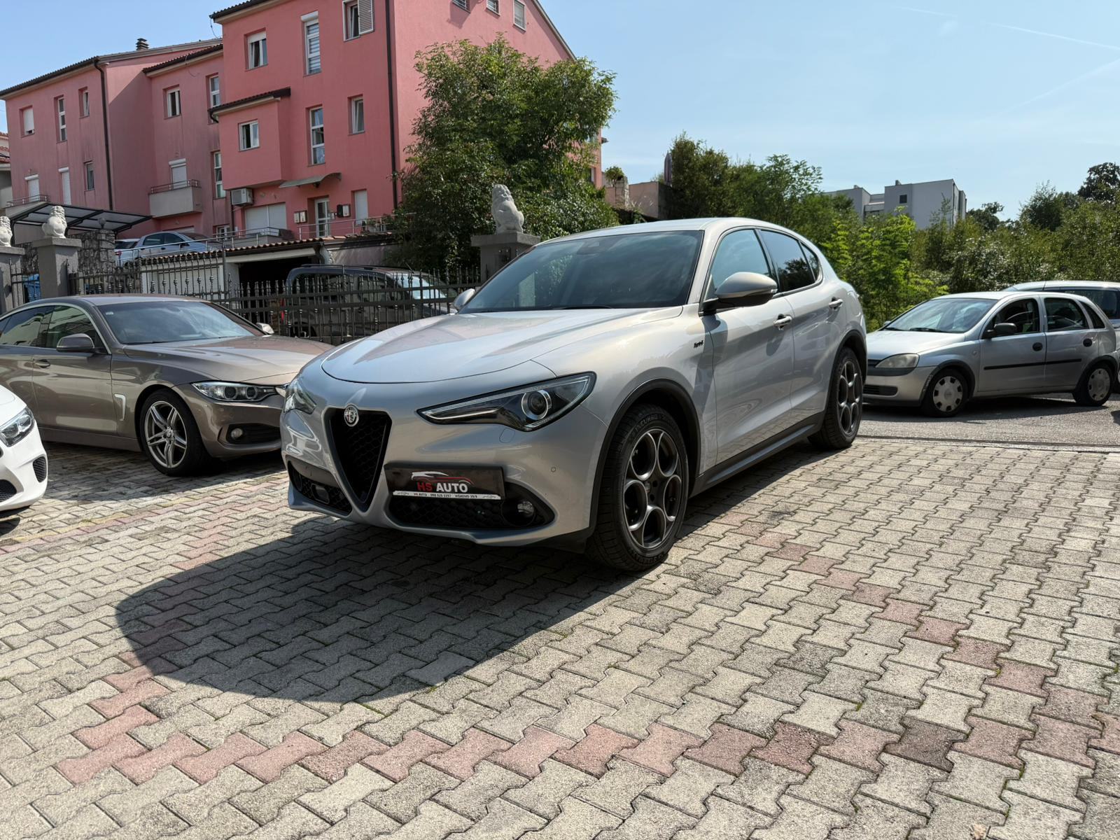 Alfa Romeo Stelvio 2,2, fotografija 9