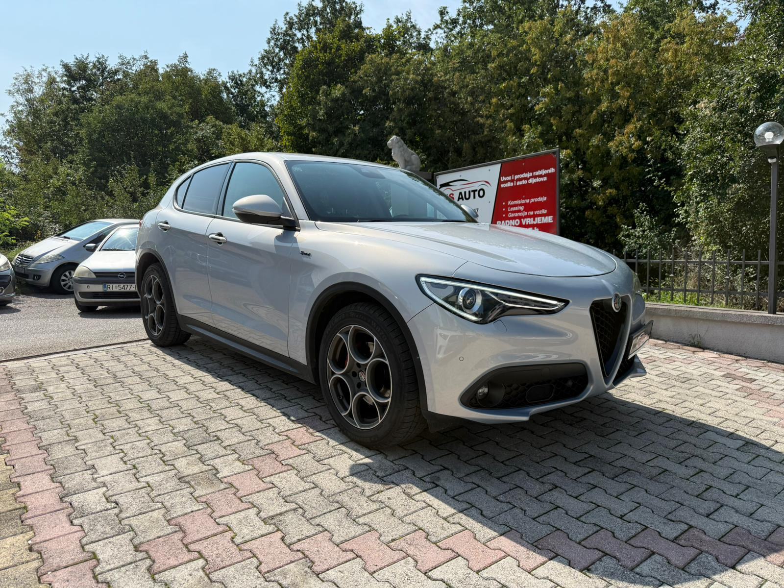 Alfa Romeo Stelvio 2,2, fotografija 4
