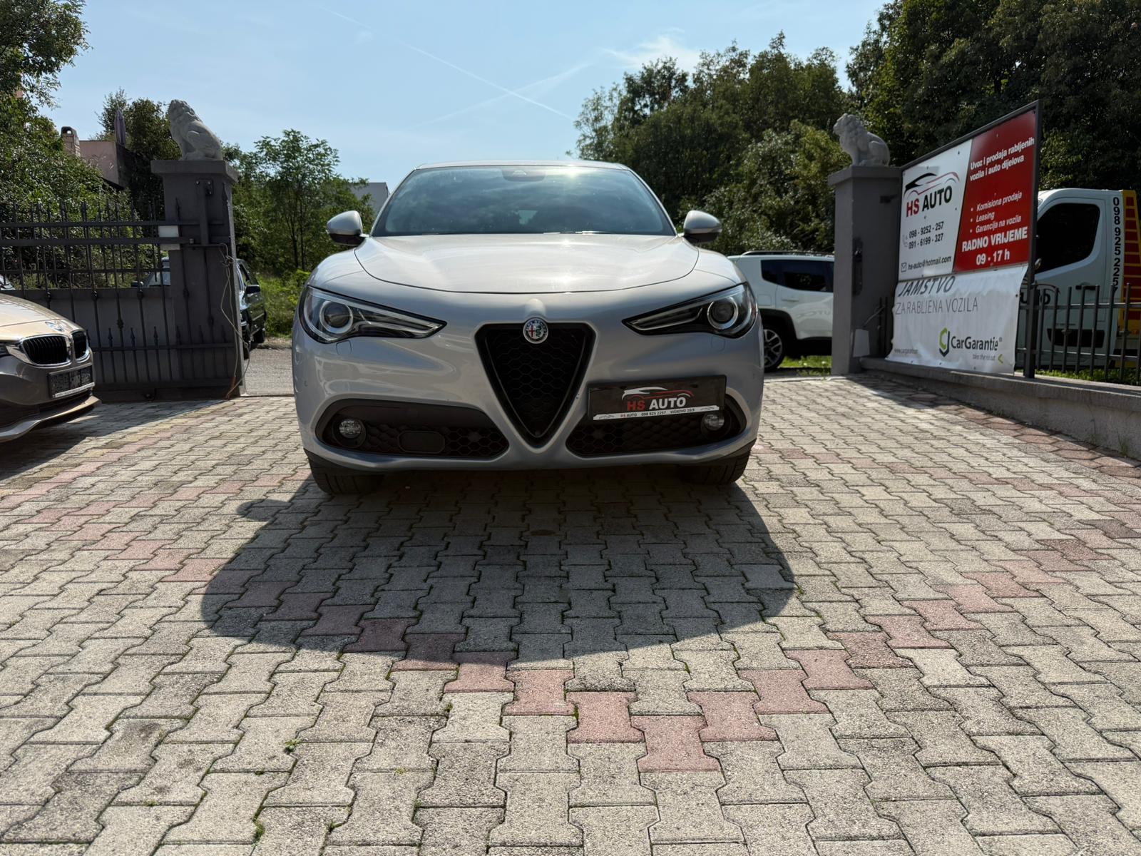 Alfa Romeo Stelvio 2,2, fotografija 8