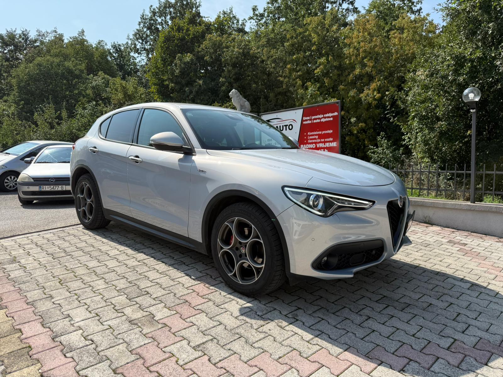 Alfa Romeo Stelvio 2,2, fotografija 3