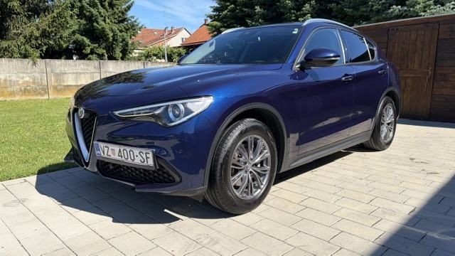 Alfa Romeo Stelvio 2,2, fotografija 2