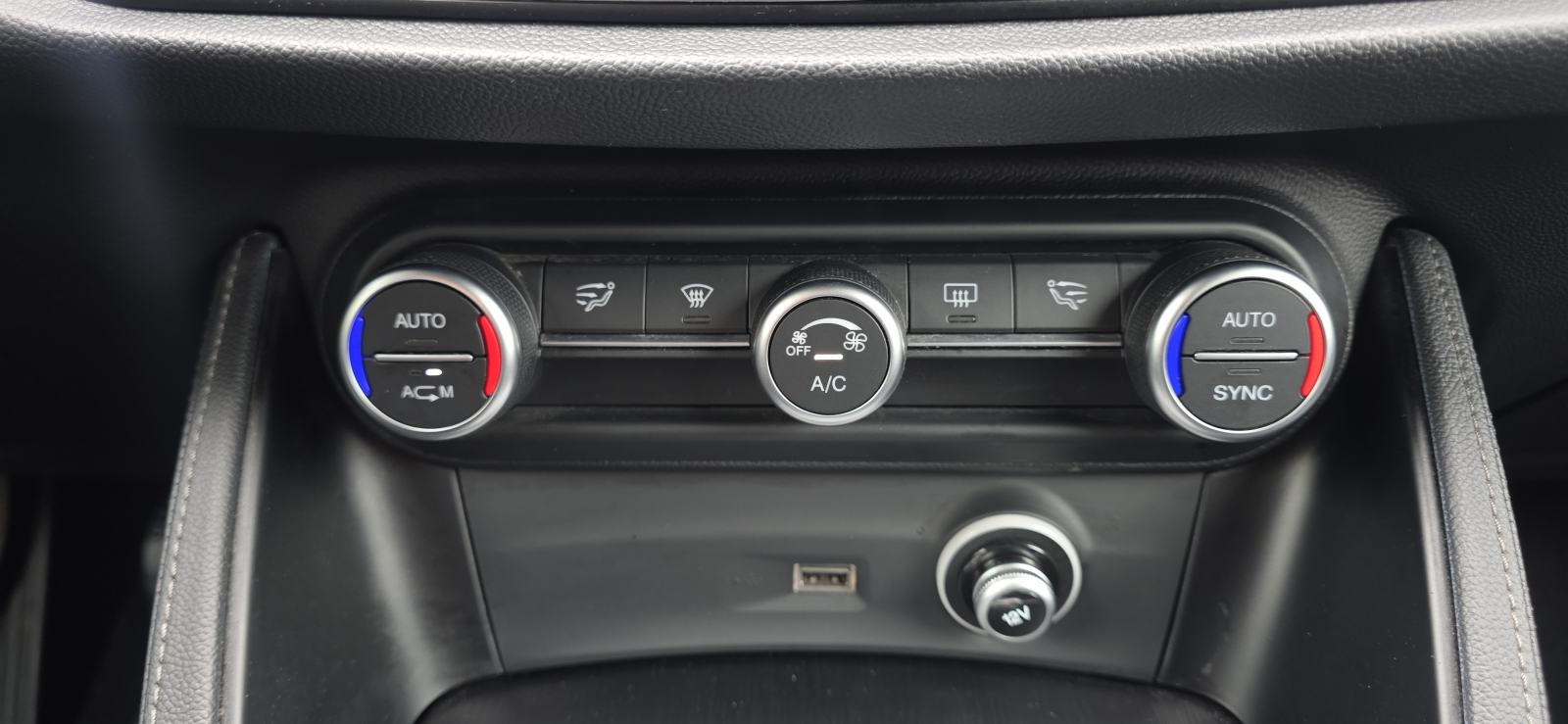 Alfa Romeo Stelvio 2,2D, 4X4, F1 AUT, BI-XENON, AUT, NAVI, REG 02/2O27, fotografija 18