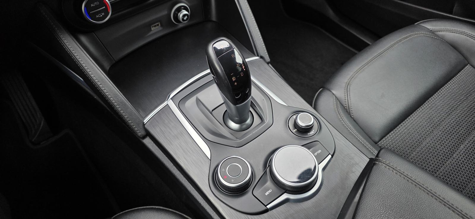 Alfa Romeo Stelvio 2,2D, 4X4, F1 AUT, BI-XENON, AUT, NAVI, REG 02/2O27, fotografija 16