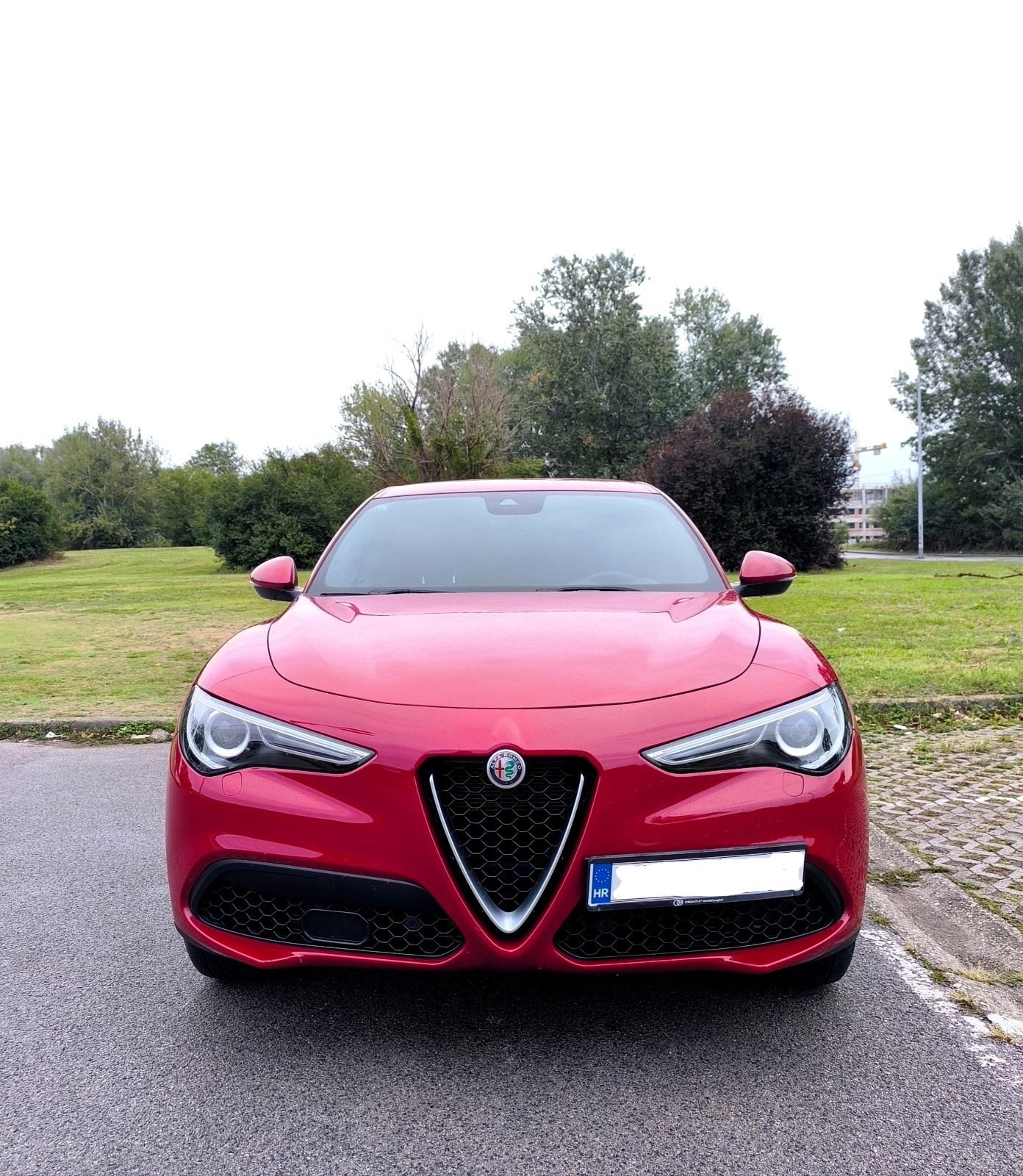 Alfa Romeo Stelvio Q4 2,2 JTDM, pogled izvana - slika 1