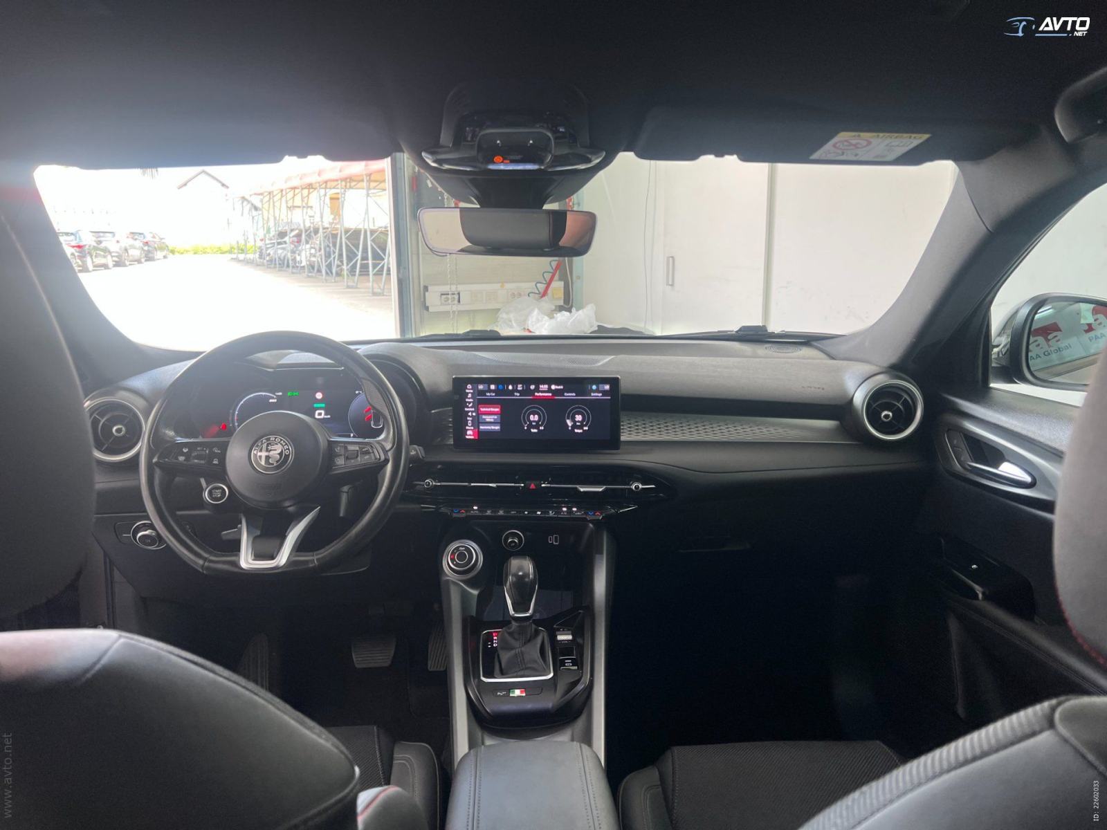Alfa Romeo Tonale 1,5 Avt. KOŽA. LED. ACC. SAMO 74000, fotografija 14