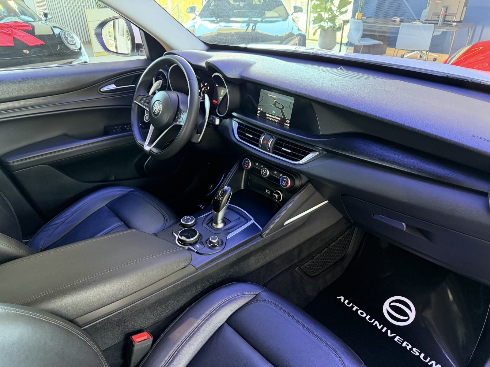 Alfa Stelvio 2.2 JTDM Automatic - alu 19', navigacija, koža, park. kam, fotografija 9