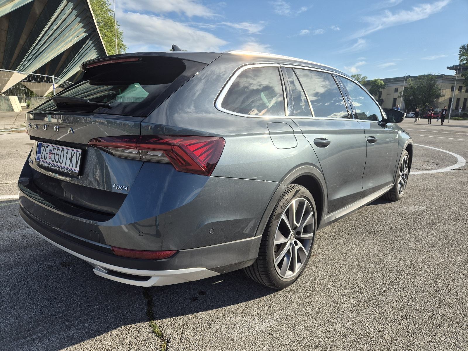 Allroad Octavia Scout 4x4 200KS 2.0 TDI Automatik Matrix U PDVu, fotografija 5