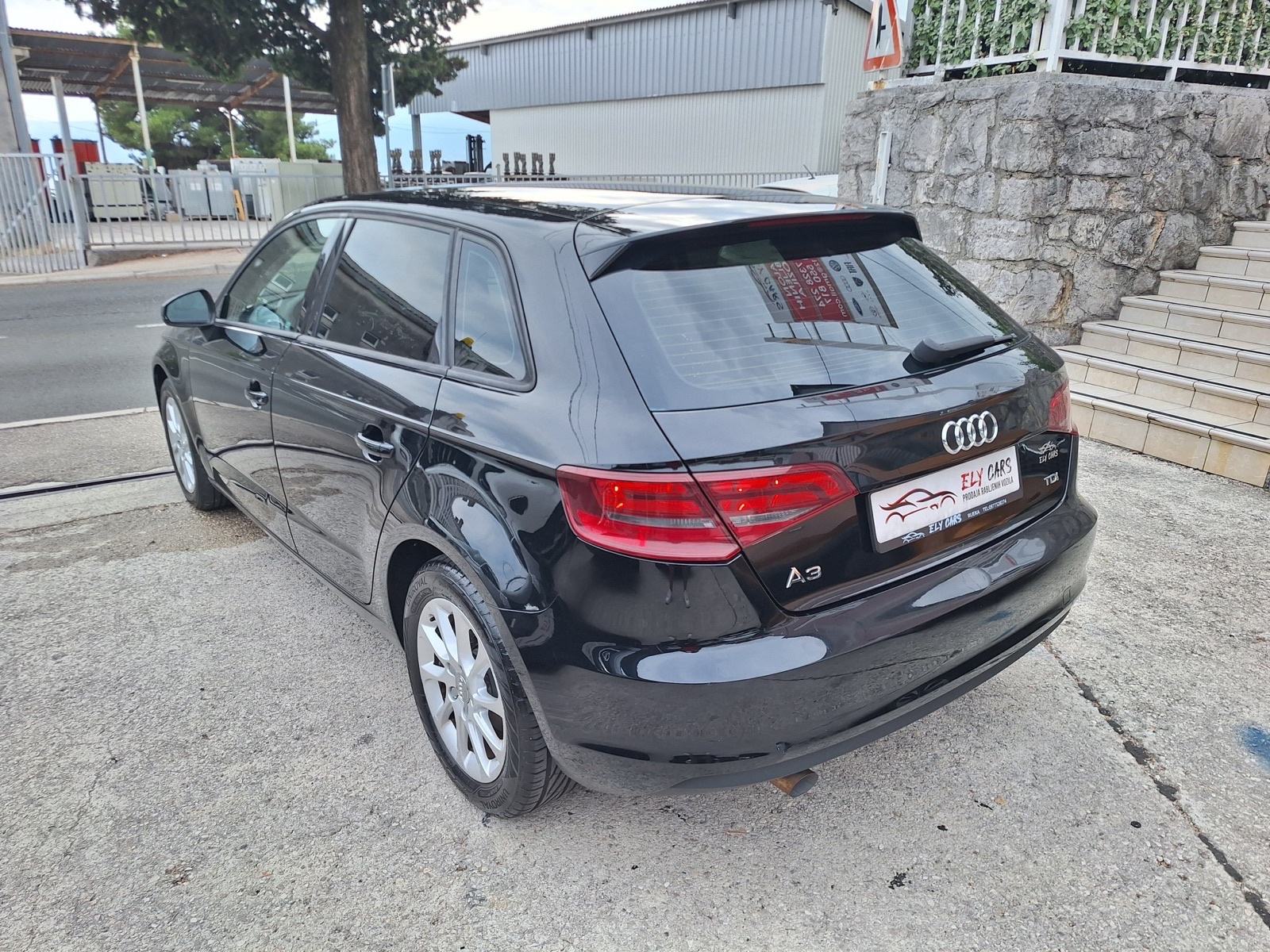 Audi A 3 1.6 TDI S-Trinic AUTOMATIK/‼️HR AUTO‼️ REG.01/2027, fotografija 4