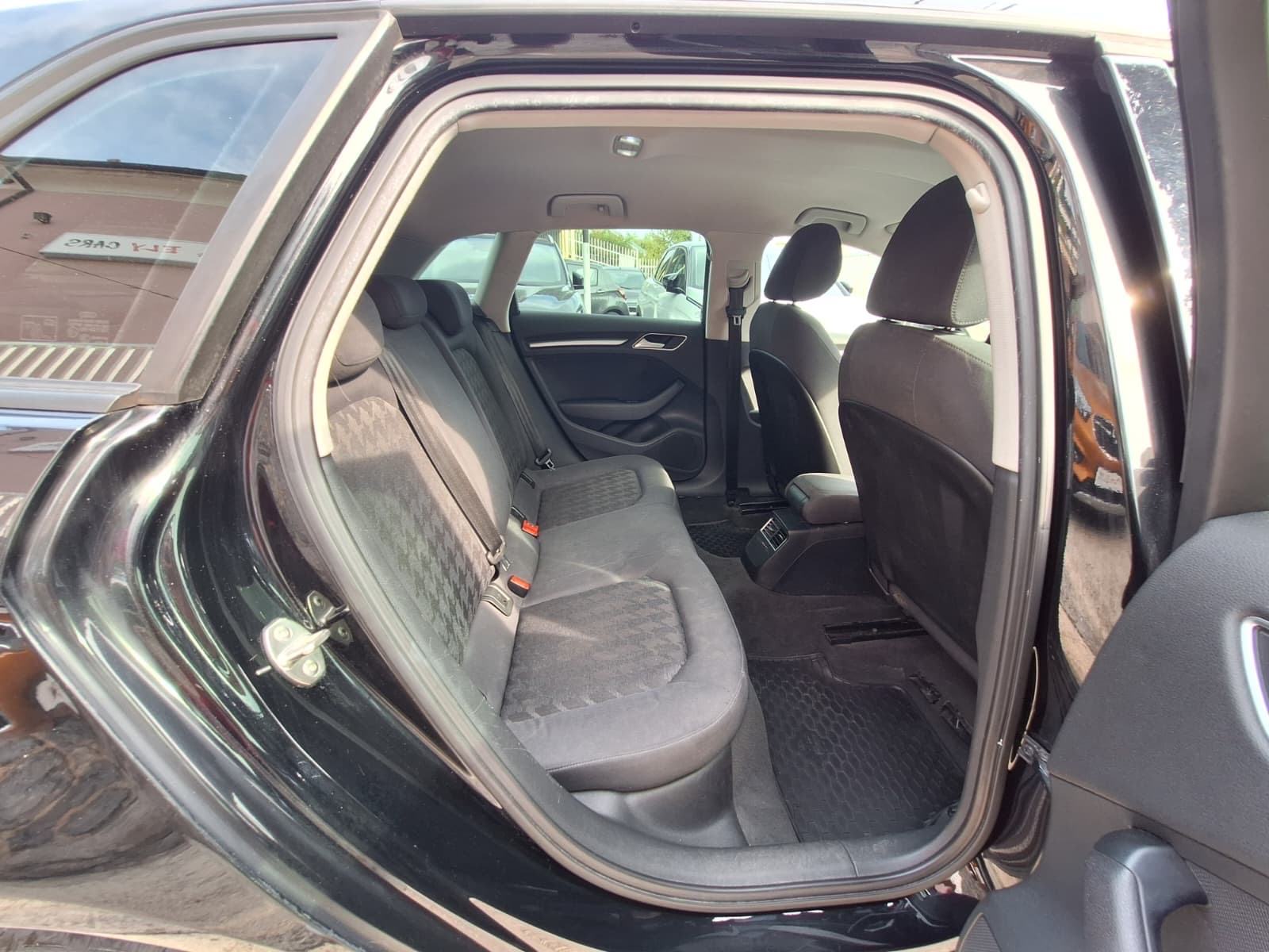 Audi A 3 1.6 TDI S-Trinic AUTOMATIK/‼️HR AUTO‼️ REG.01/2027, fotografija 19