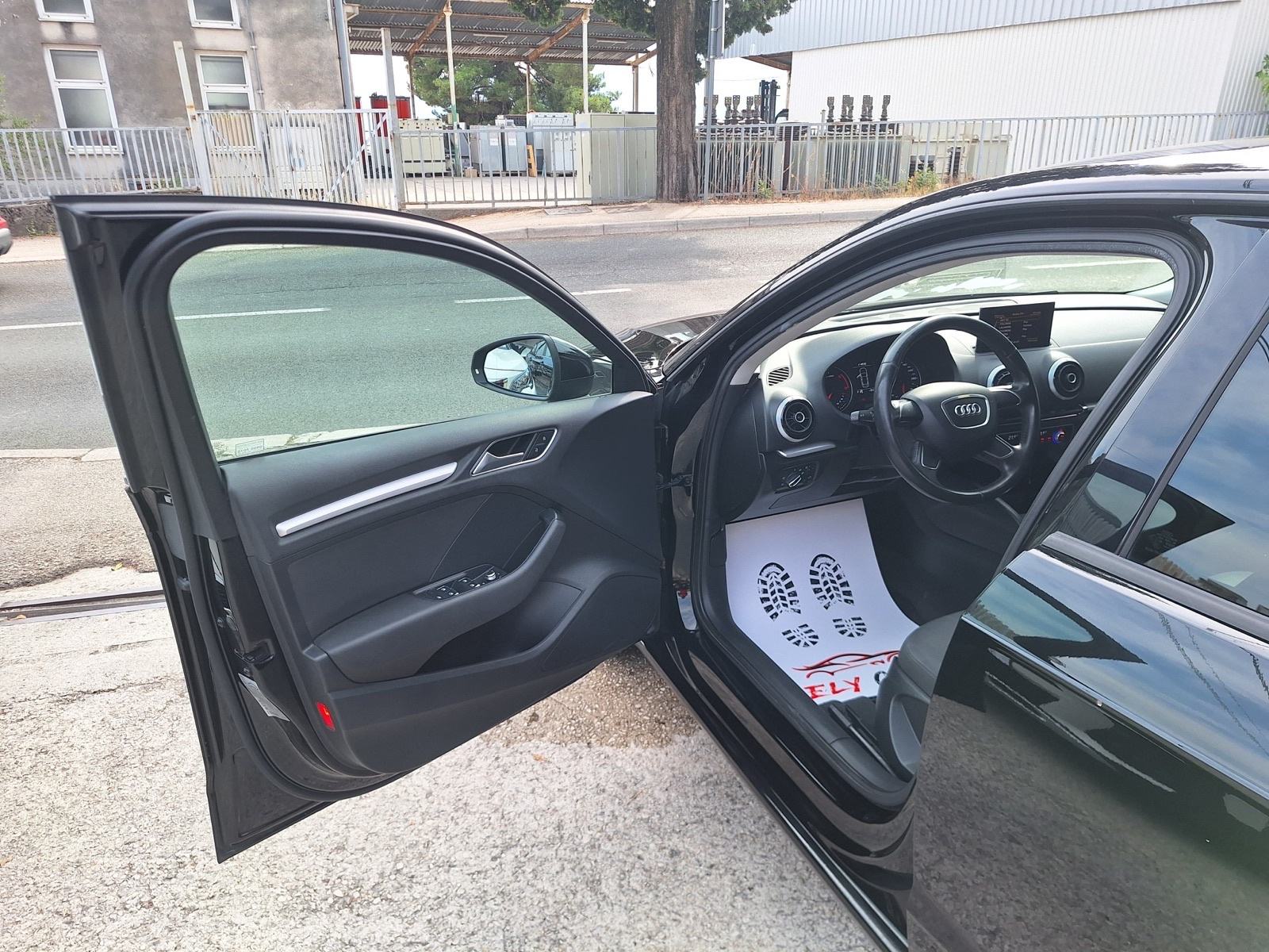 Audi A 3 1.6 TDI S-Trinic AUTOMATIK/‼️HR AUTO‼️ REG.01/2027, fotografija 10
