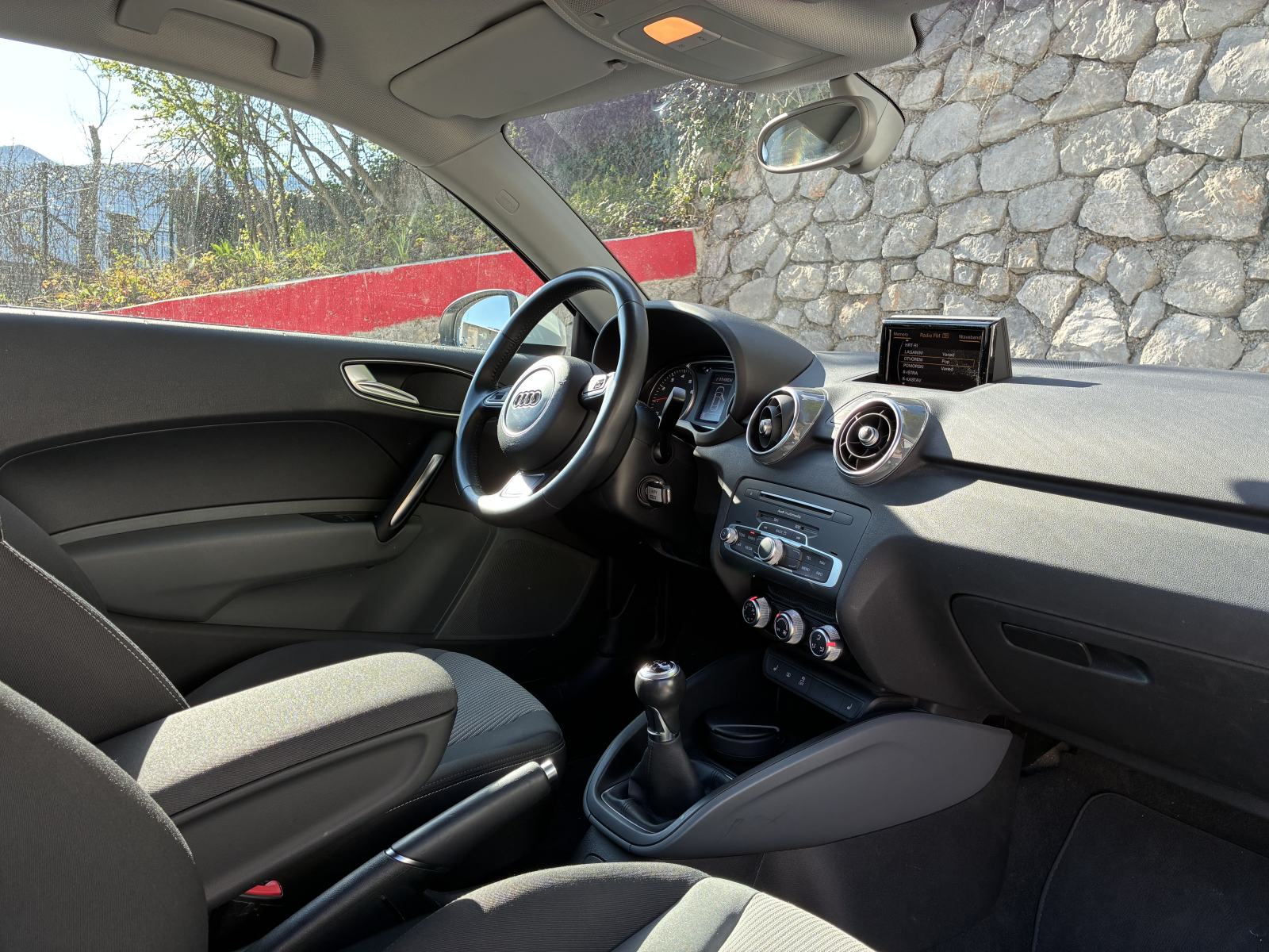 Audi A1 1,0 TFSI Design - 2 seta kotača, fotografija 8