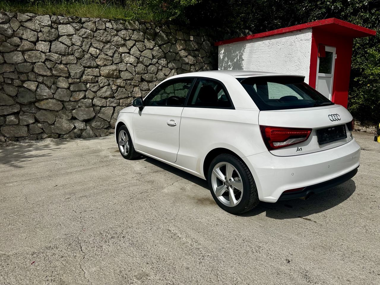 Audi A1 1,0 TFSI Design - 2 seta kotača, fotografija 4