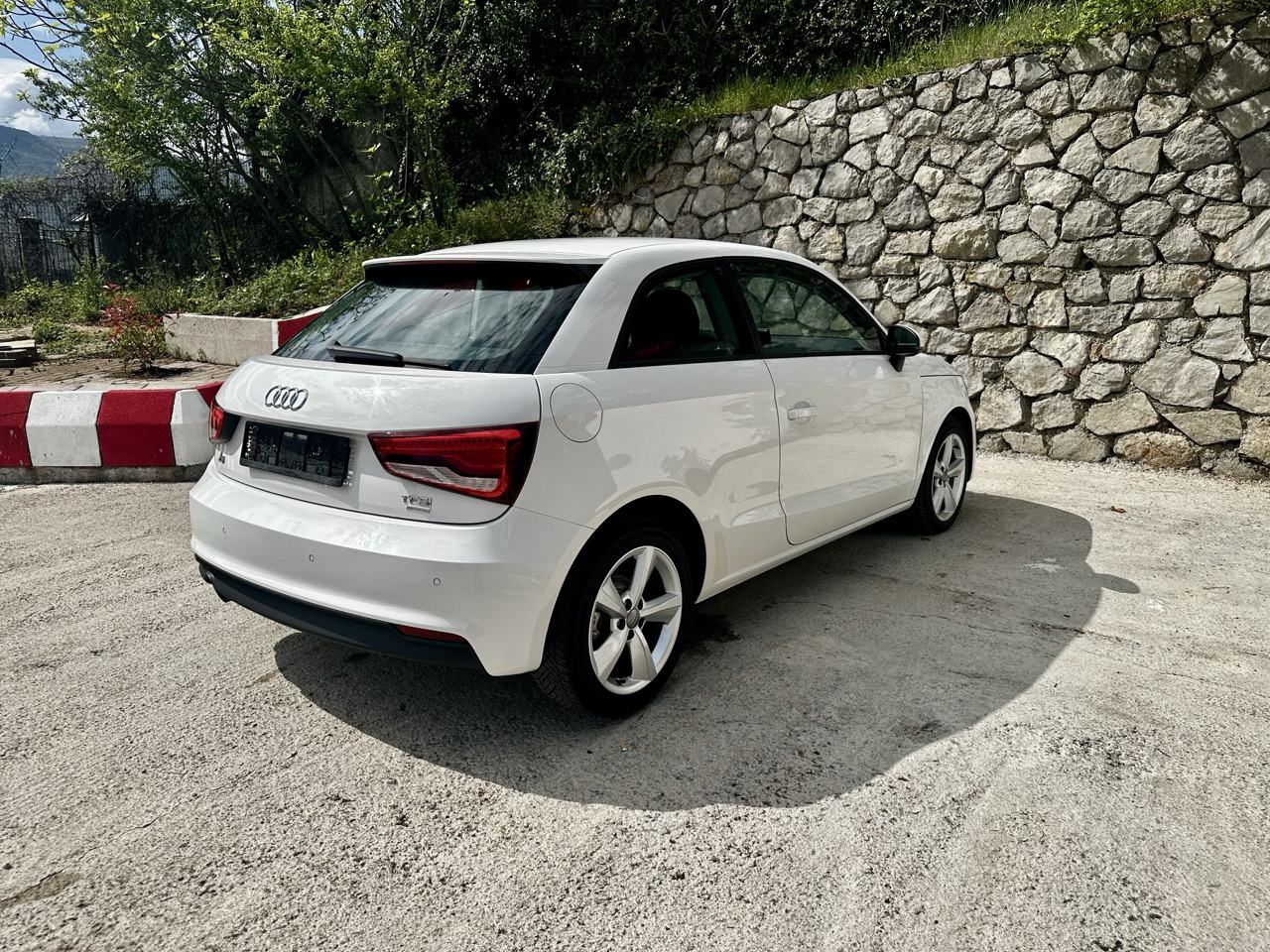 Audi A1 1,0 TFSI Design - 2 seta kotača, fotografija 6