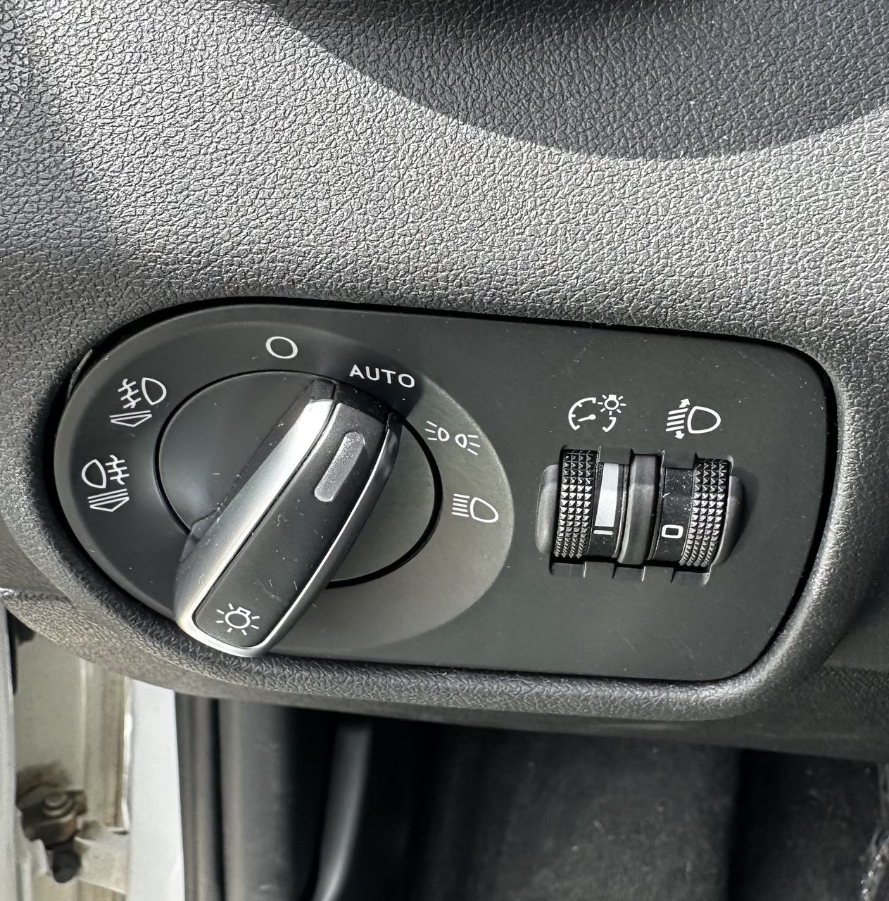 Audi A1 1,0 TFSI Design - 2 seta kotača, fotografija 12