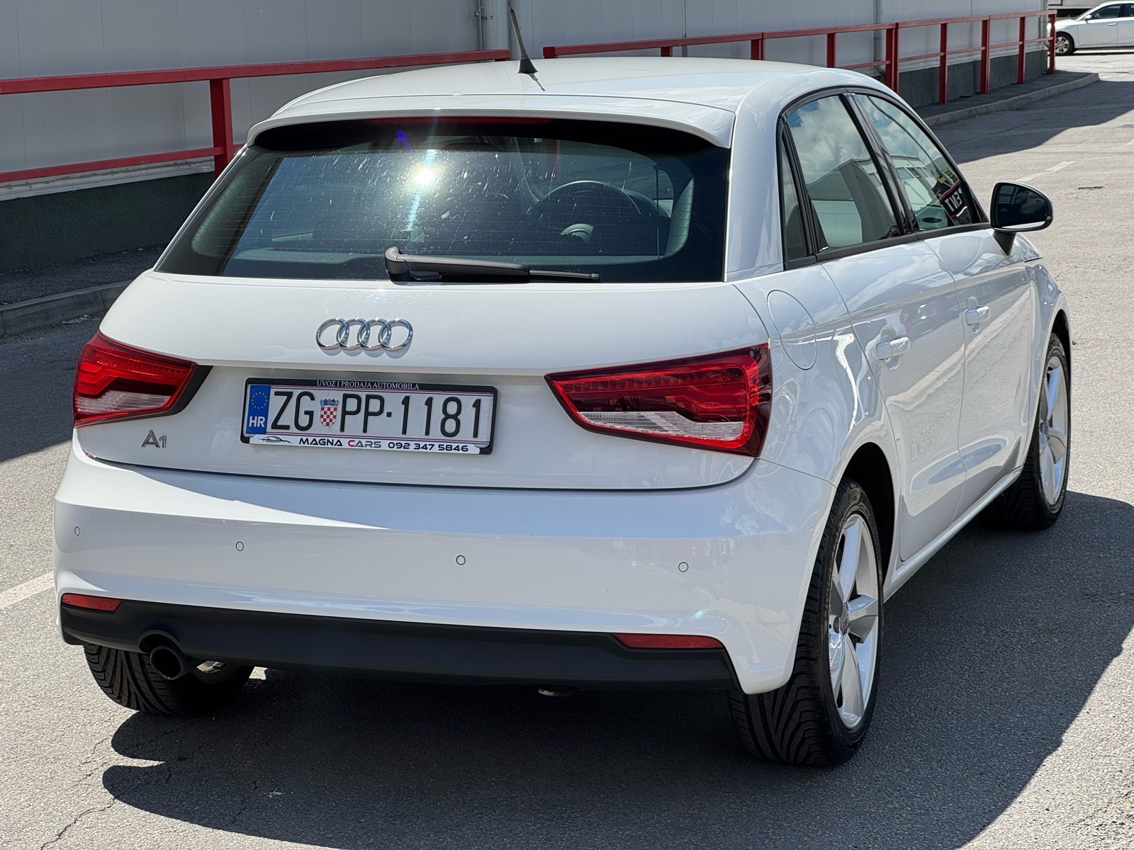 Audi A1 1,0 TFSI Sportback XENON# ALU FELGE# NAVI#PDC, fotografija 3