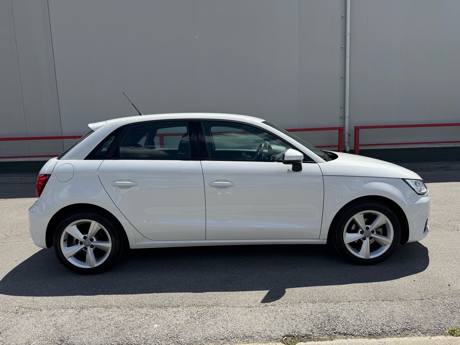Audi A1 1,0 TFSI Sportback XENON# ALU FELGE# NAVI#PDC, fotografija 9