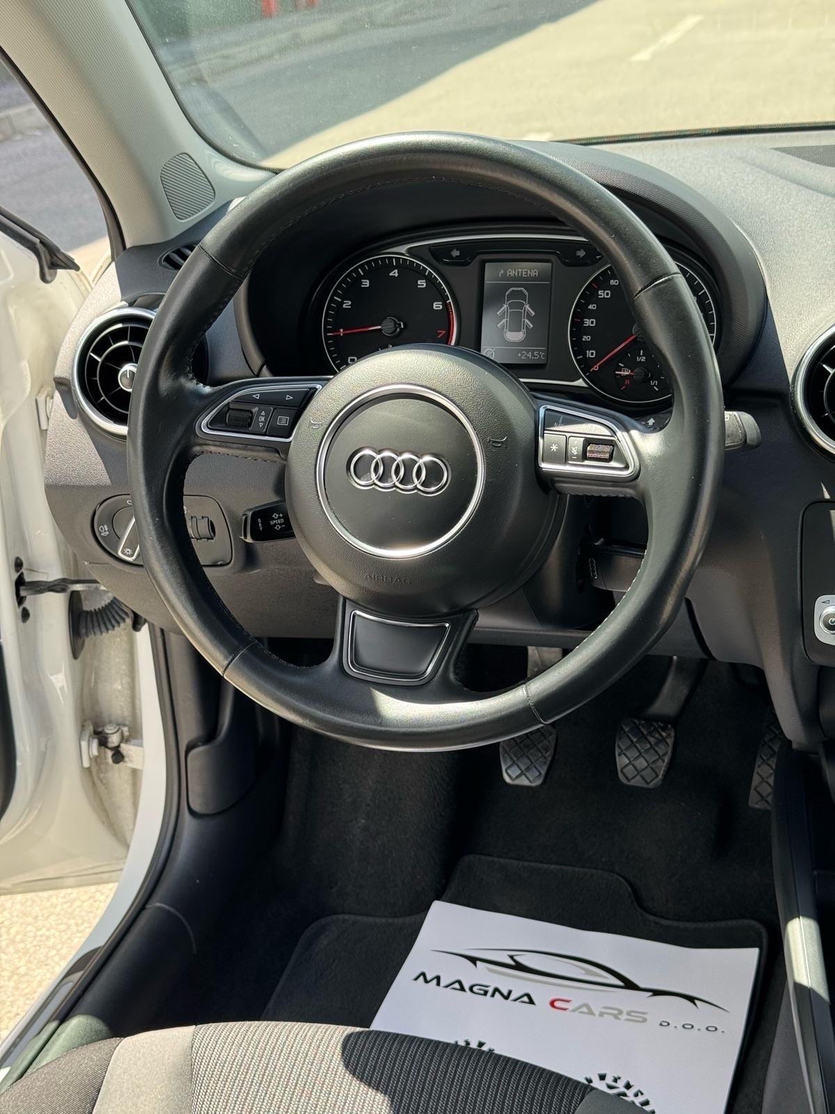 Audi A1 1,0 TFSI Sportback XENON# ALU FELGE# NAVI#PDC, fotografija 19