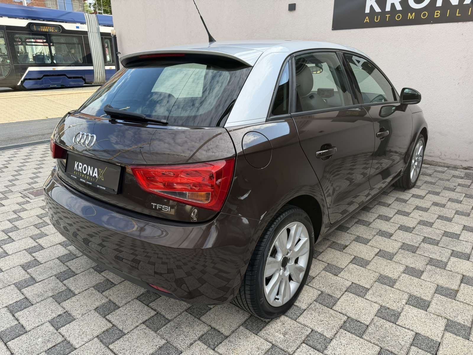 AUDI A1 1,2 TFSI Ambition (NAVI,KOŽA,SERVISNA…), pogled izvana - slika 4