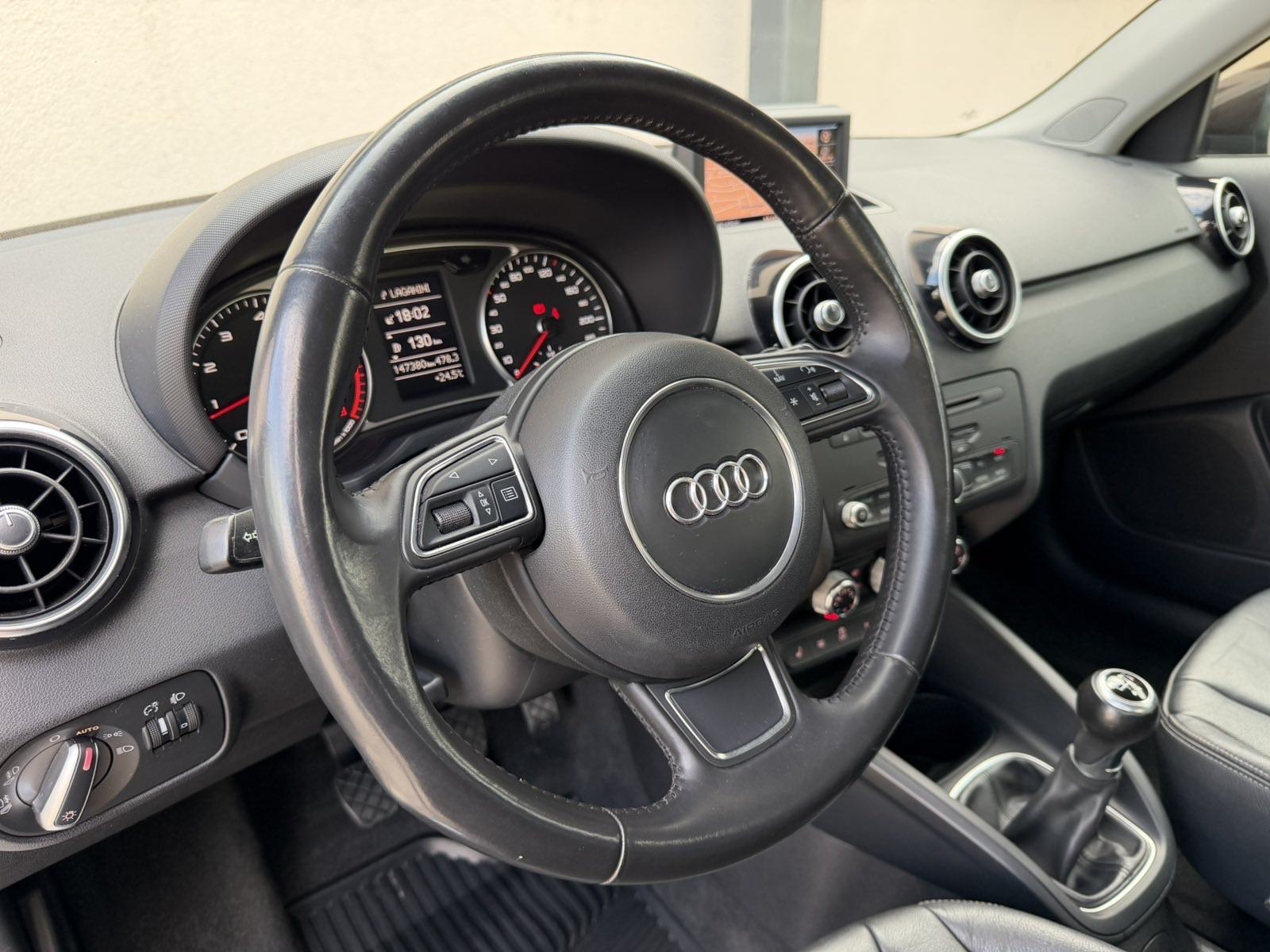 AUDI A1 1,2 TFSI Ambition (NAVI,KOŽA,SERVISNA…), fotografija 15