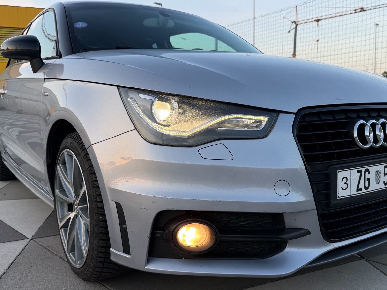 Audi A1 1.2 TFSI S LINE - XENON, NAVI, ALU, PDC *POTVRDA KM*, fotografija 3