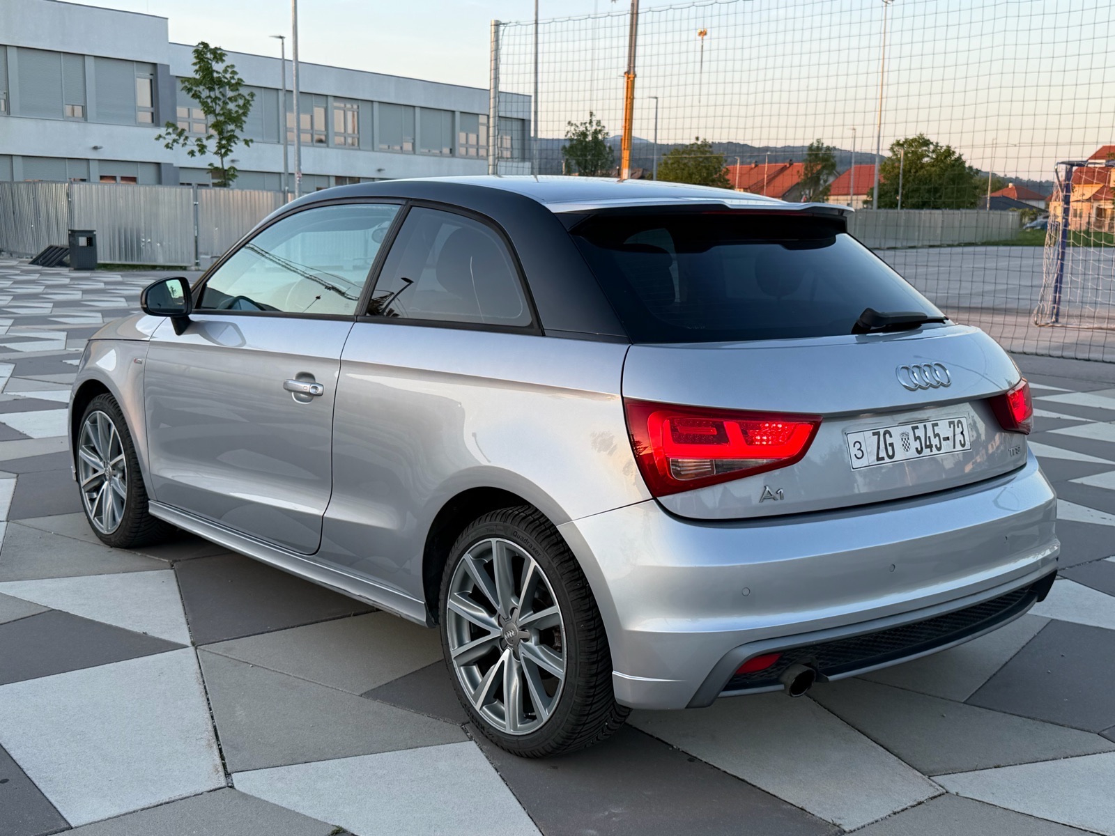 Audi A1 1.2 TFSI S LINE - XENON, NAVI, ALU, PDC *POTVRDA KM*, fotografija 6