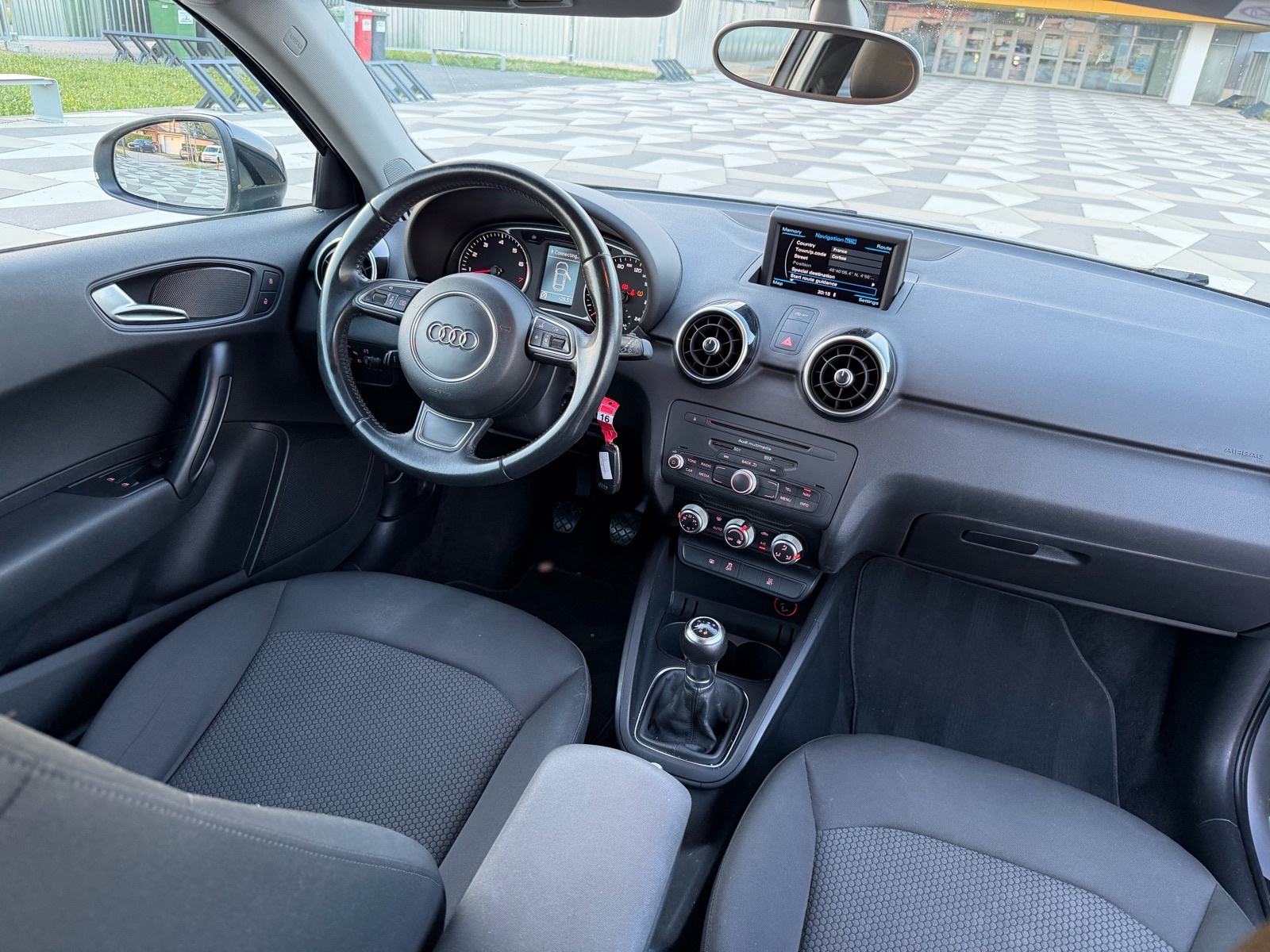 Audi A1 1.2 TFSI S LINE - XENON, NAVI, ALU, PDC *POTVRDA KM*, fotografija 11