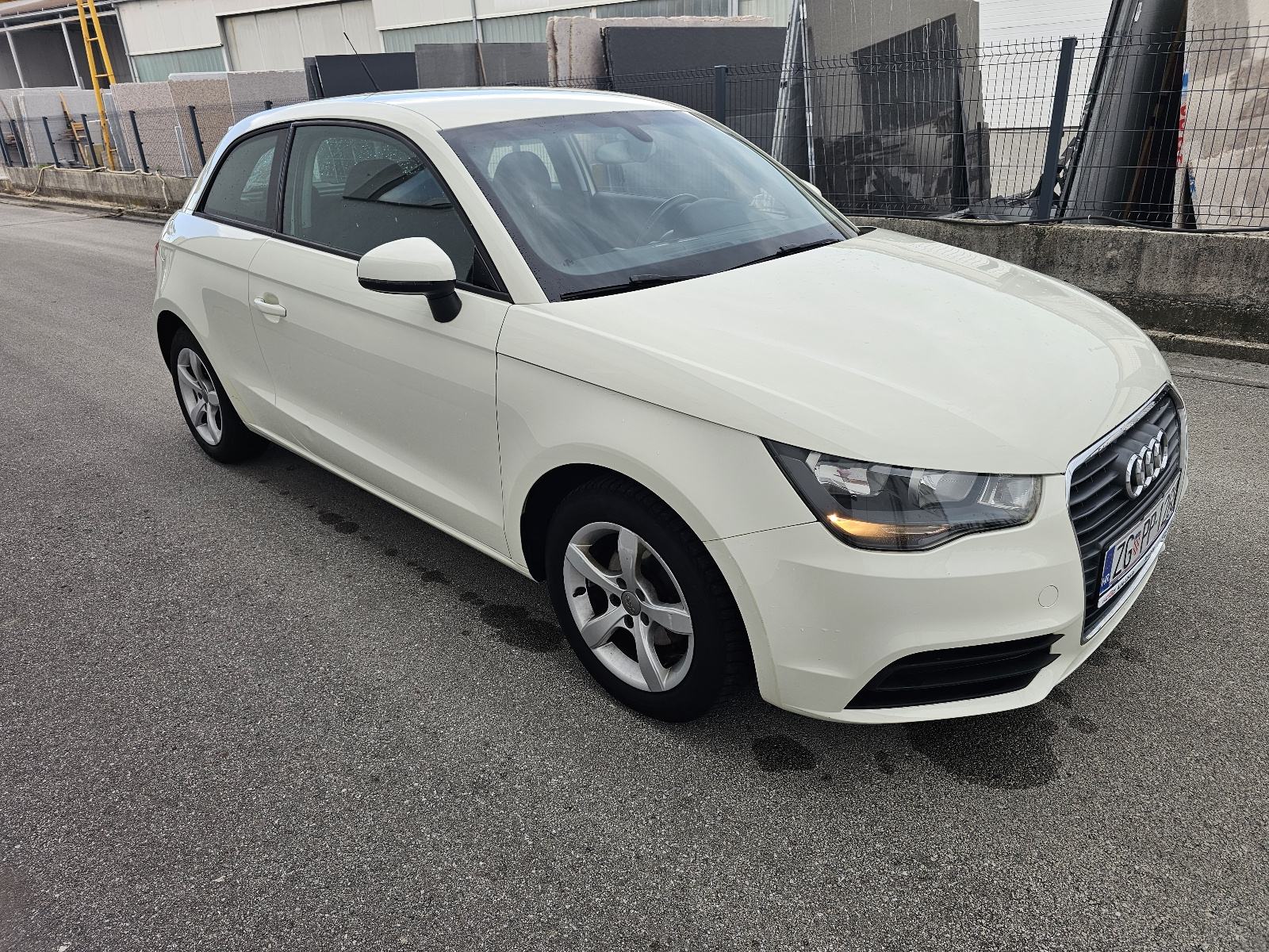 Audi A1.... 1,2 TFSI, odlično stanje!, fotografija 8