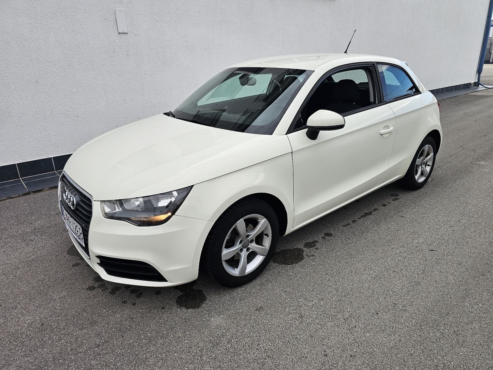 Audi A1.... 1,2 TFSI, odlično stanje!, fotografija 3