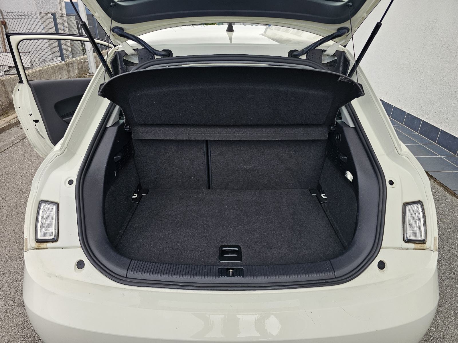 Audi A1.... 1,2 TFSI, odlično stanje!, fotografija 16