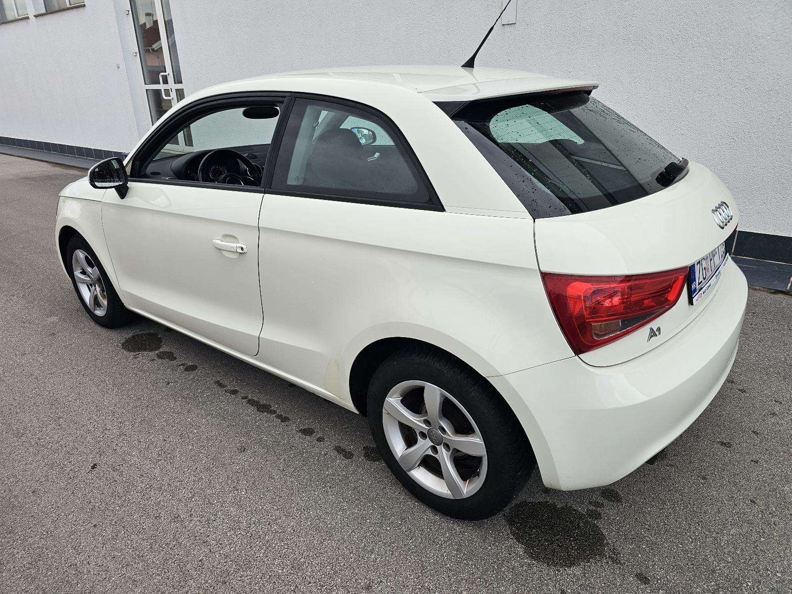 Audi A1.... 1,2 TFSI, odlično stanje!, fotografija 5