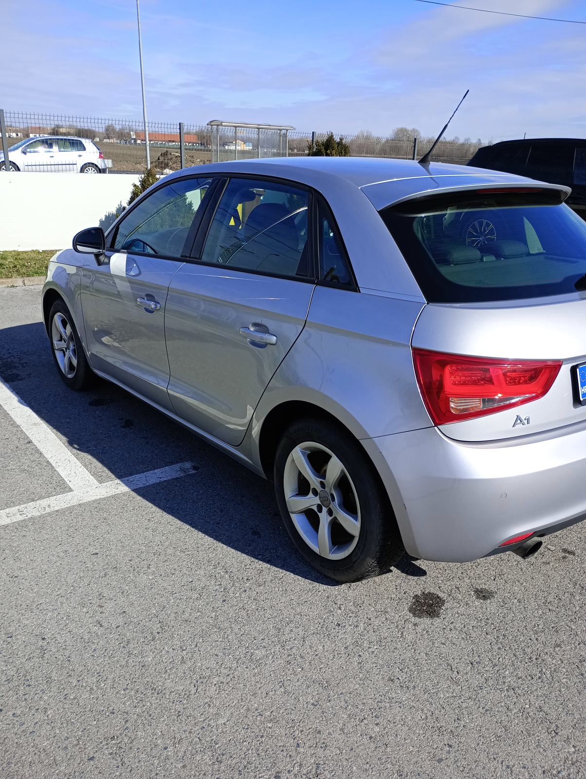 Audi A1 Sportback 1.2 TFSI 2014 | 135.600 km | 2 seta ALU kotača, fotografija 3