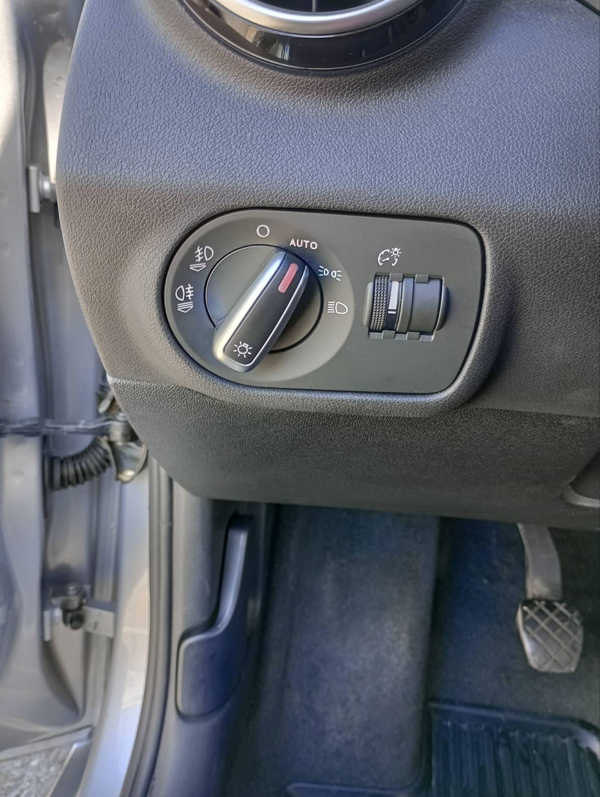 Audi A1 Sportback 1.2 TFSI 2014 | 135.600 km | 2 seta ALU kotača, fotografija 17