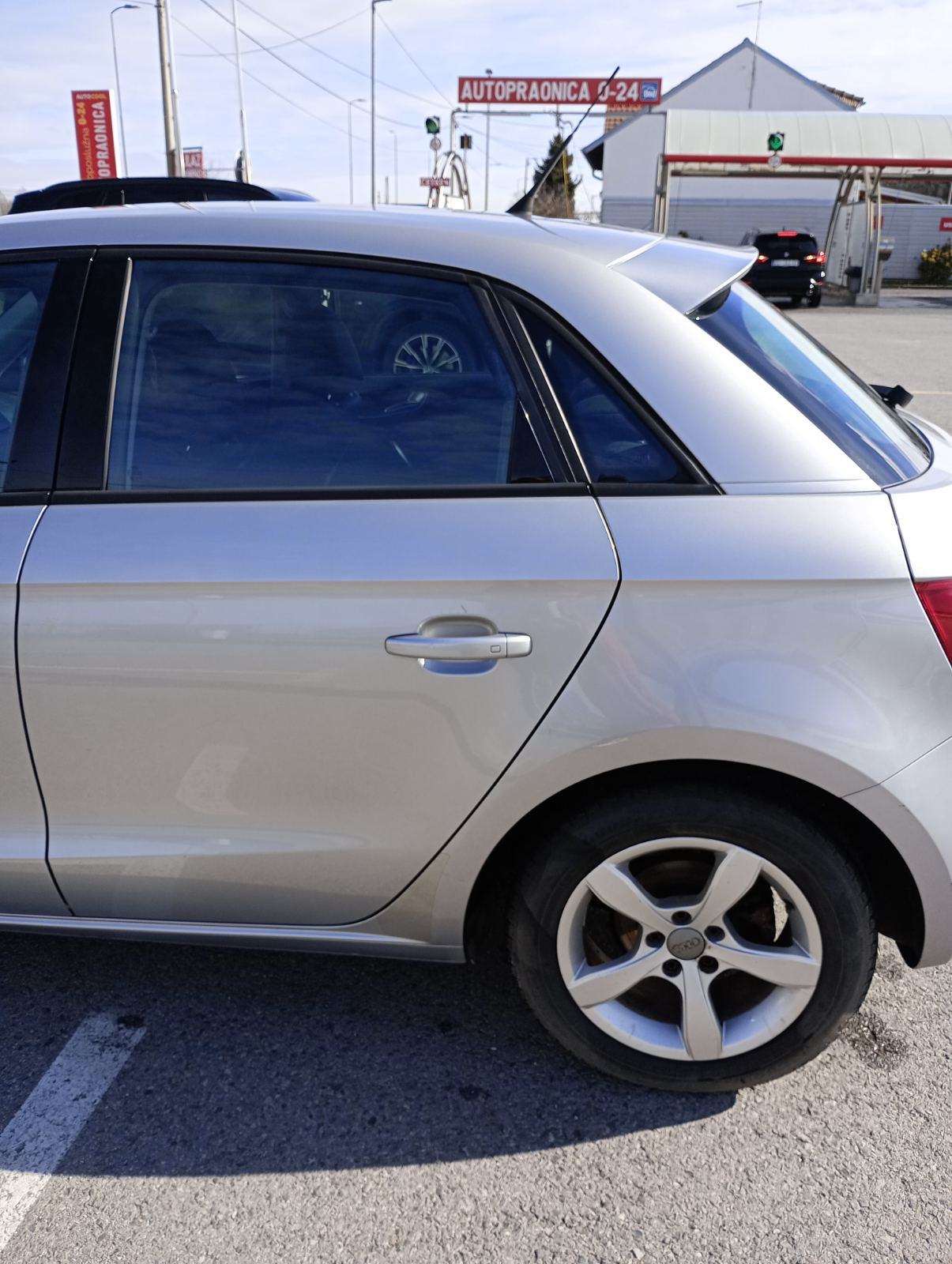 Audi A1 Sportback 1.2 TFSI 2014 | 135.600 km | 2 seta ALU kotača, fotografija 4