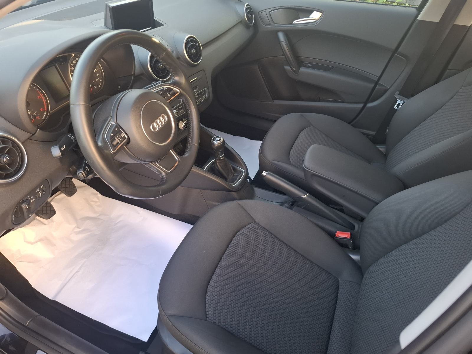 Audi A1 1,4 TDI, fotografija 11