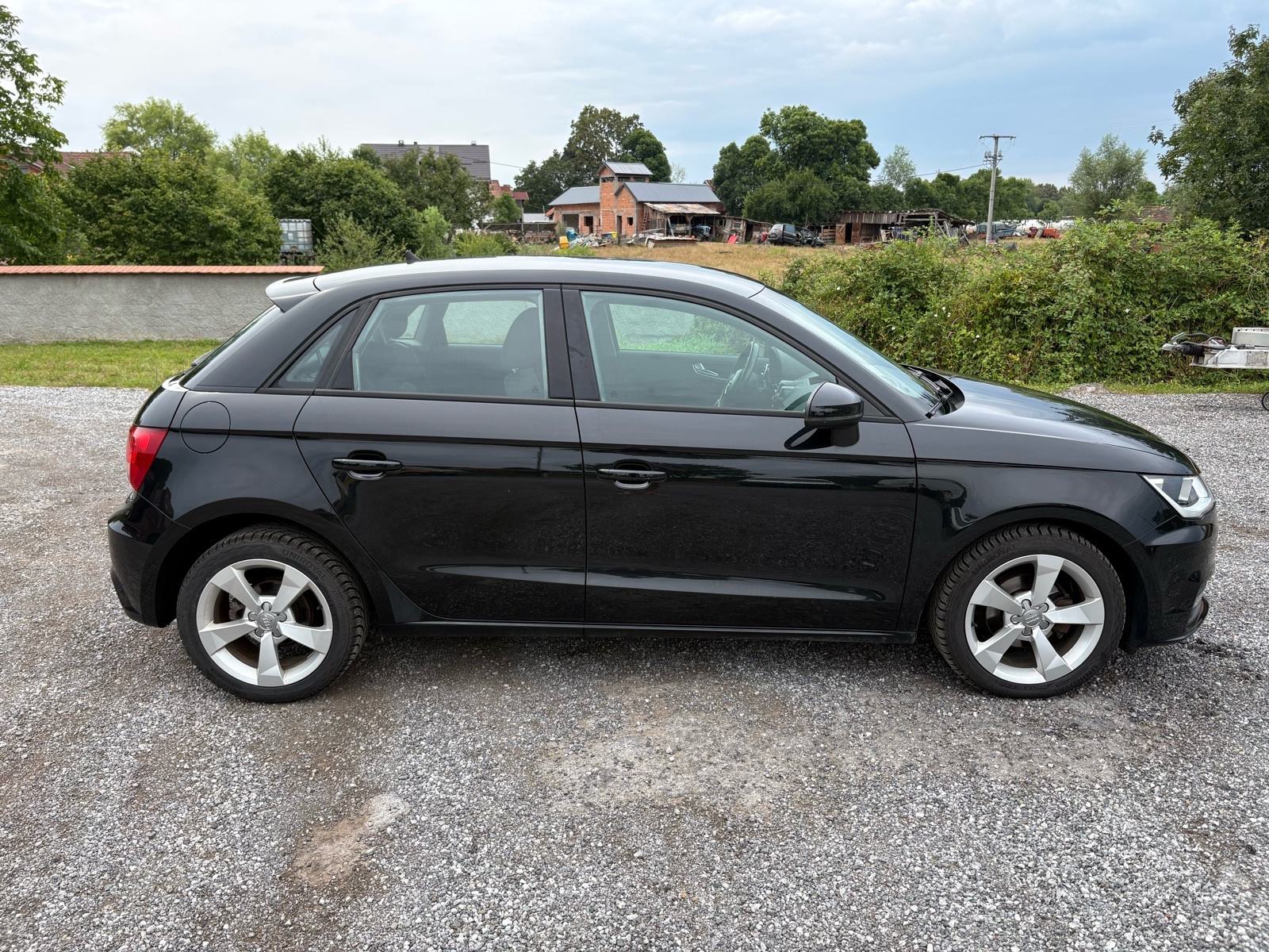 Audi A1 1,4 TDI Sportback Facelift Reg.06/27, fotografija 5