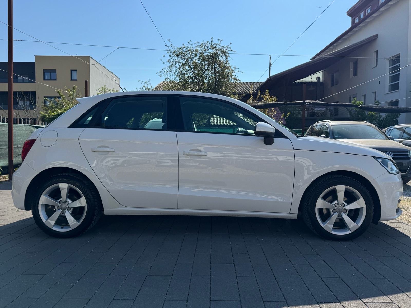 Audi A1 1,4 TDI SPORTBACK / NAVIGACIJA / AUT KLIMA / PARK SENZOR / ALU, fotografija 5