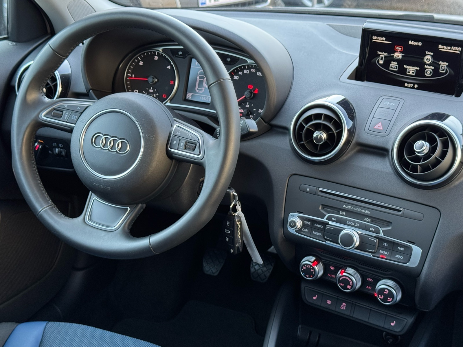 Audi A1 1,4 TDI SPORTBACK / NAVIGACIJA / AUT KLIMA / PARK SENZOR / ALU, fotografija 10