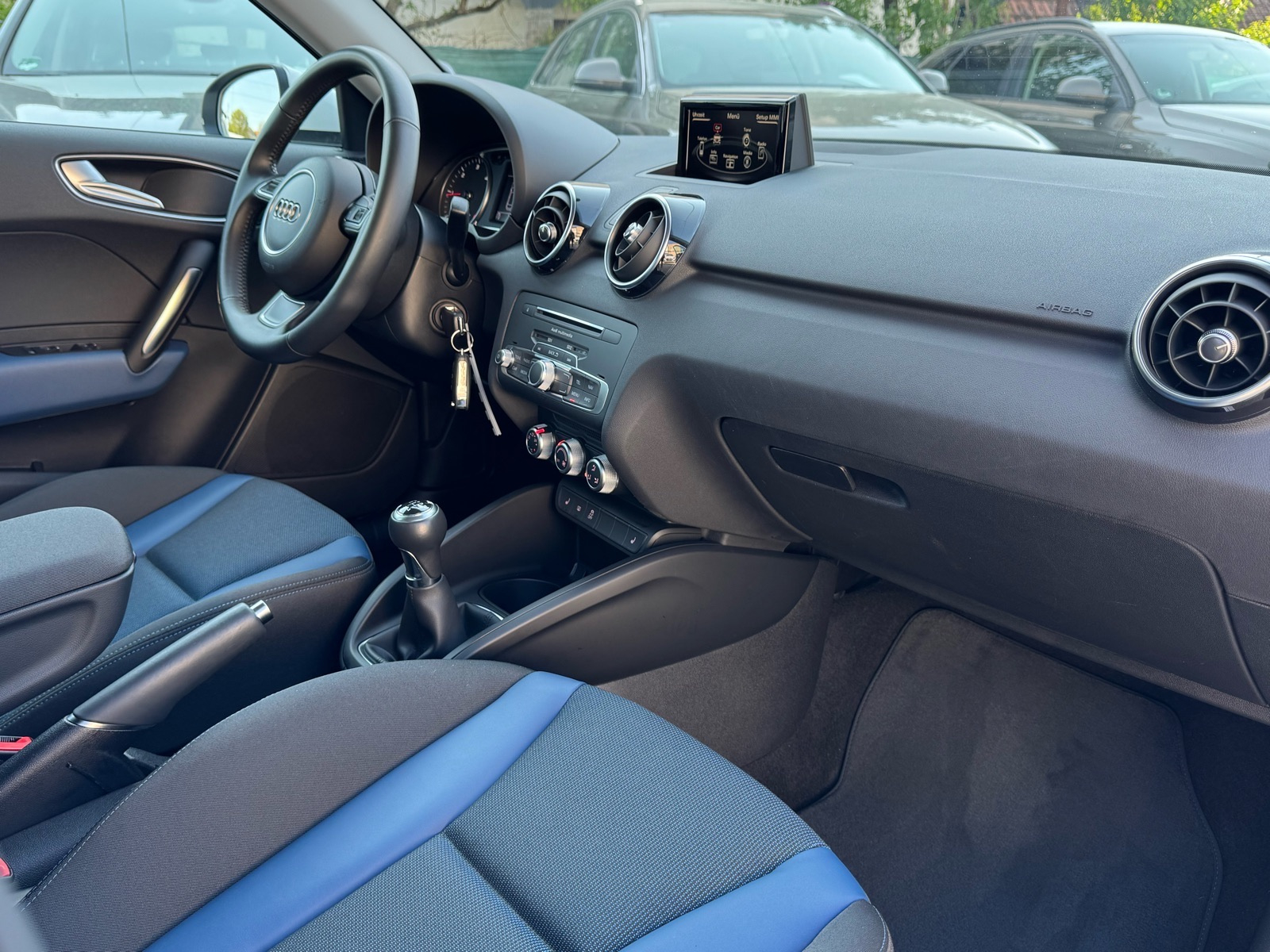 Audi A1 1,4 TDI SPORTBACK / NAVIGACIJA / AUT KLIMA / PARK SENZOR / ALU, fotografija 13
