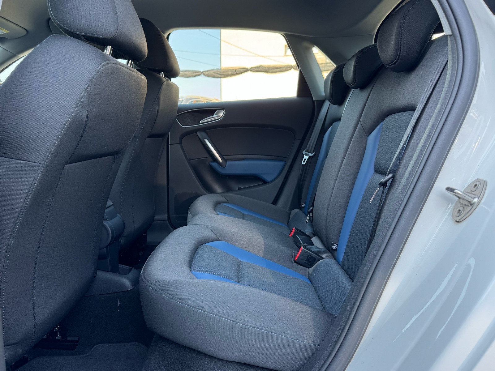 Audi A1 1,4 TDI SPORTBACK / NAVIGACIJA / AUT KLIMA / PARK SENZOR / ALU, fotografija 15
